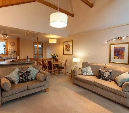 Bridge 10, Within Walking Distance Of Town Centre, Strictly No Pets *